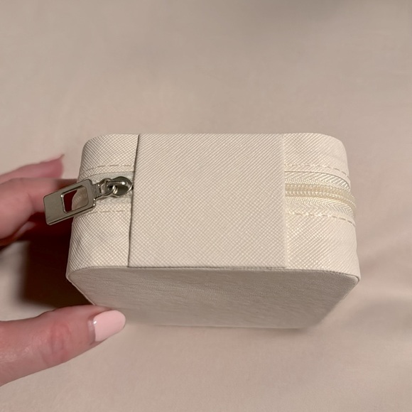 Ivory Mini Travel Jewelry Box - Picture 4 of 5
